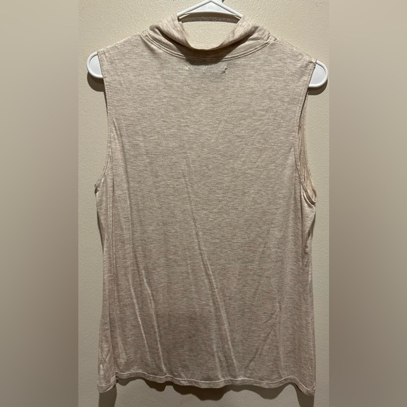 Max Studio V-Neck Shirt - Picture 4 of 4